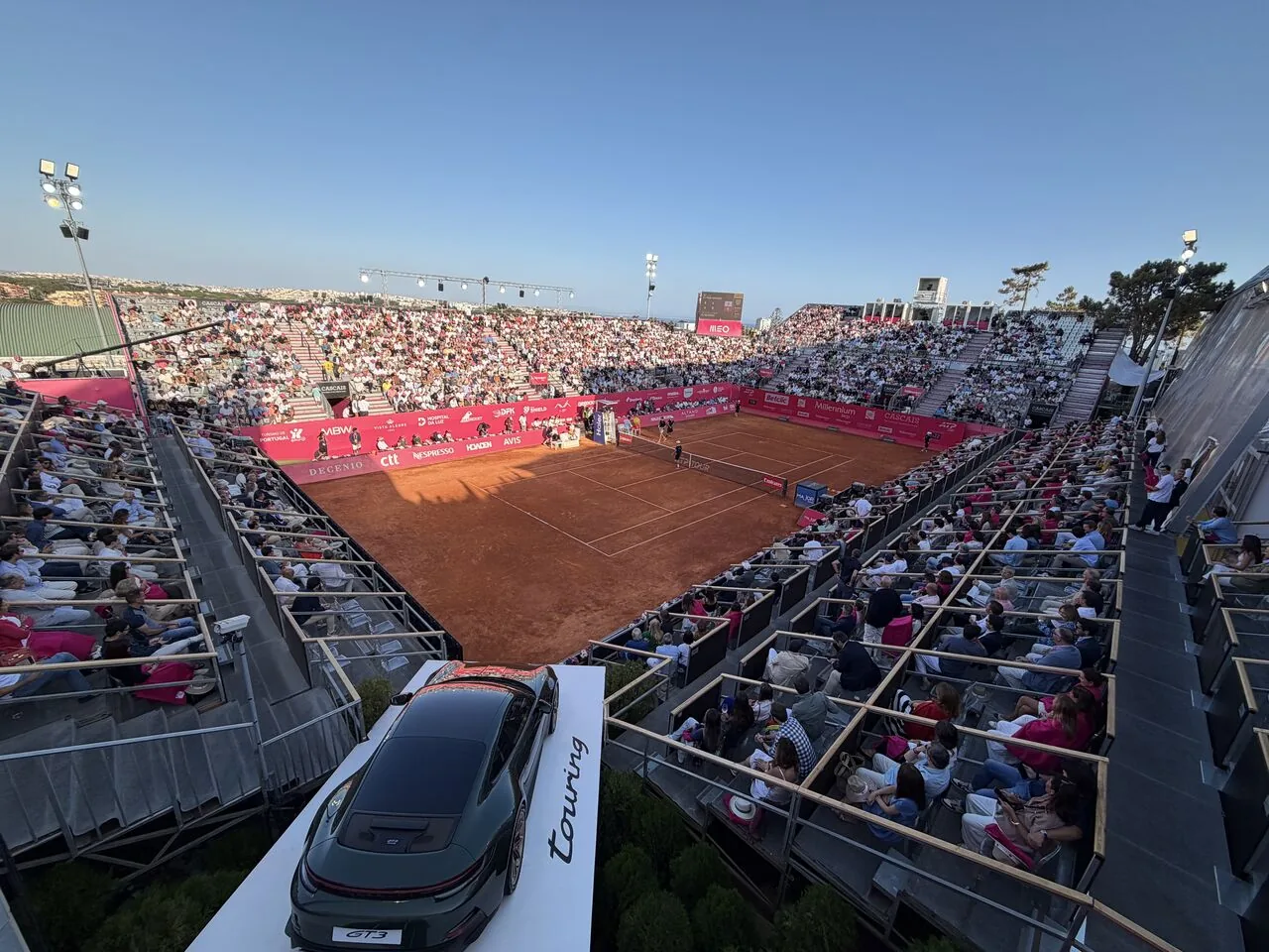 Recinto do Millennium Estoril Open durante o torneio